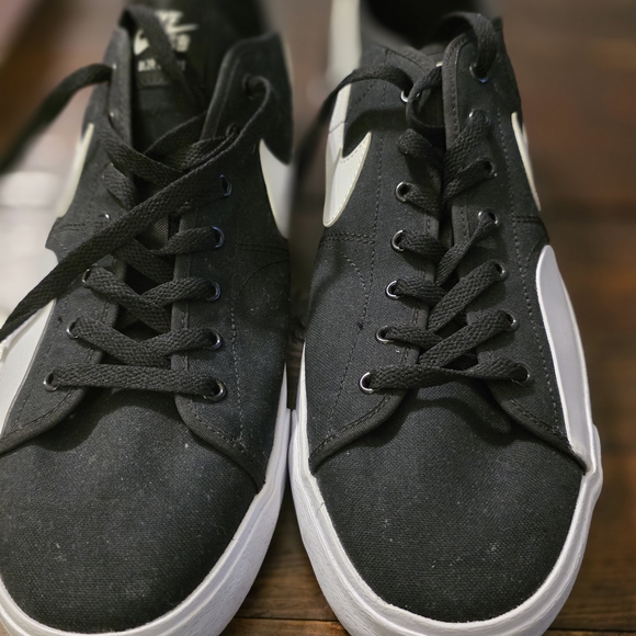 Nike Other - Nike Black and White Canvas Sneakers